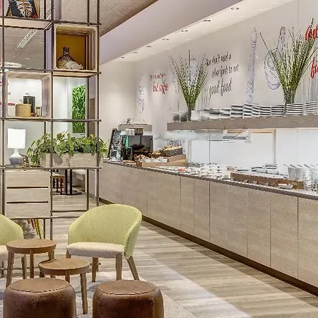 Intercityhotel Frankfurt Hauptbahnhof Sued 4*