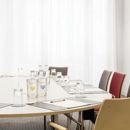 Hotell Intercityhotel Frankfurt Hauptbahnhof Sued 4*