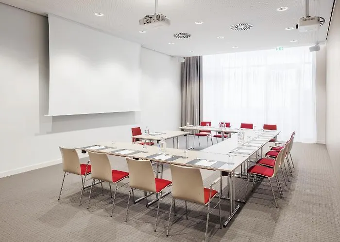 Отель Intercityhotel Frankfurt Hauptbahnhof Sued